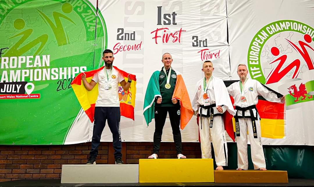 El taekwondista de Burjassot Jonathan Bernadet, campeón de Europa en formas y subcampeón en lucha